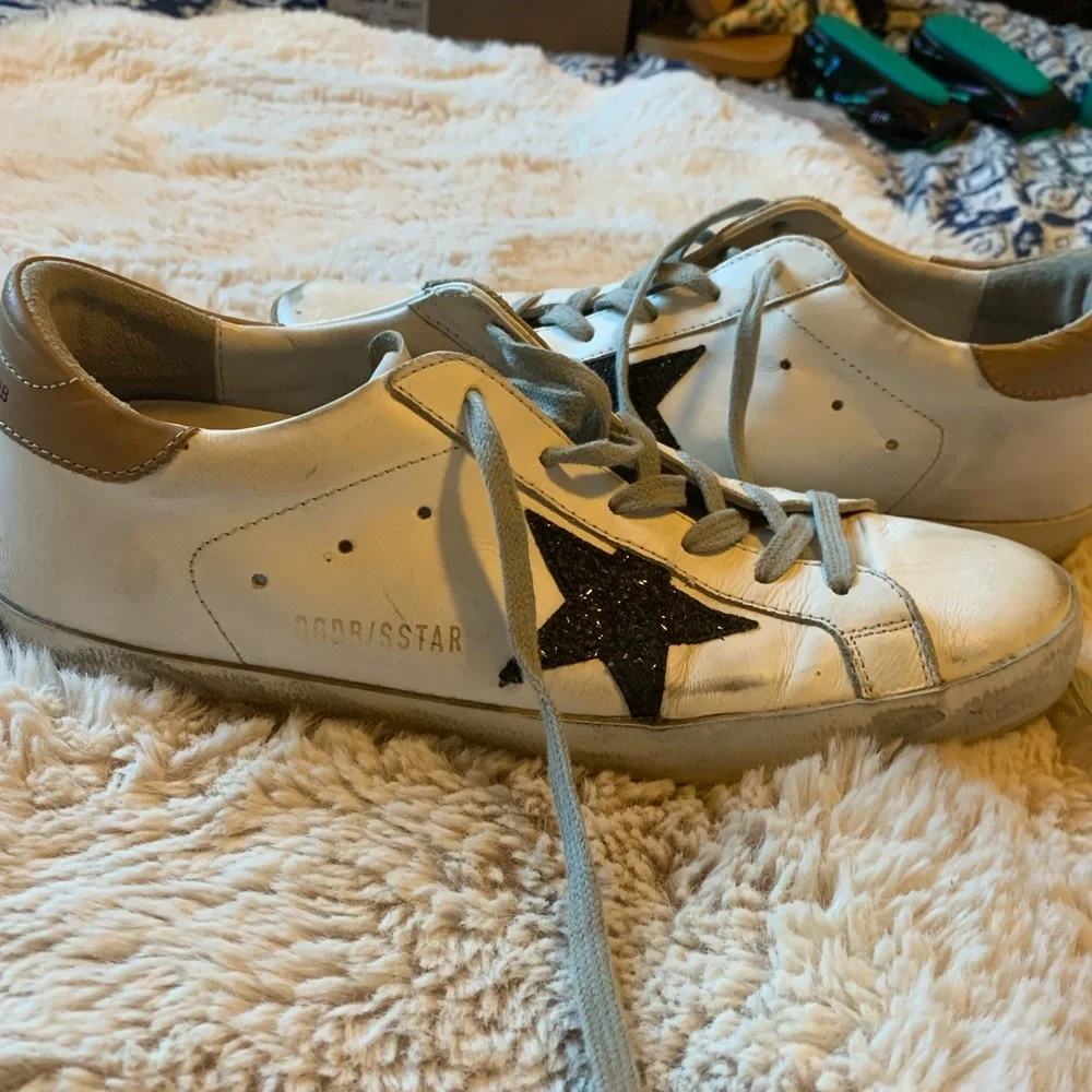 Golden Goose Sneakers/tennis shoes - Picture 2 of 4